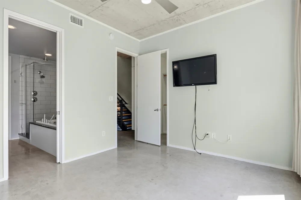 2301 S 5th Street #24 Austin, TX 78704