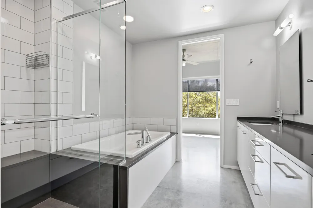 2301 S 5th Street #24 Austin, TX 78704