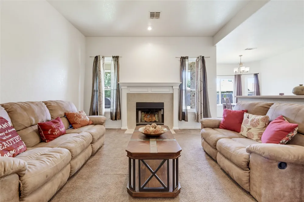 6003 Alexus Drive Killeen, TX 76542
