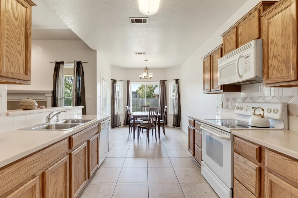 6003 Alexus Drive Killeen, TX 76542