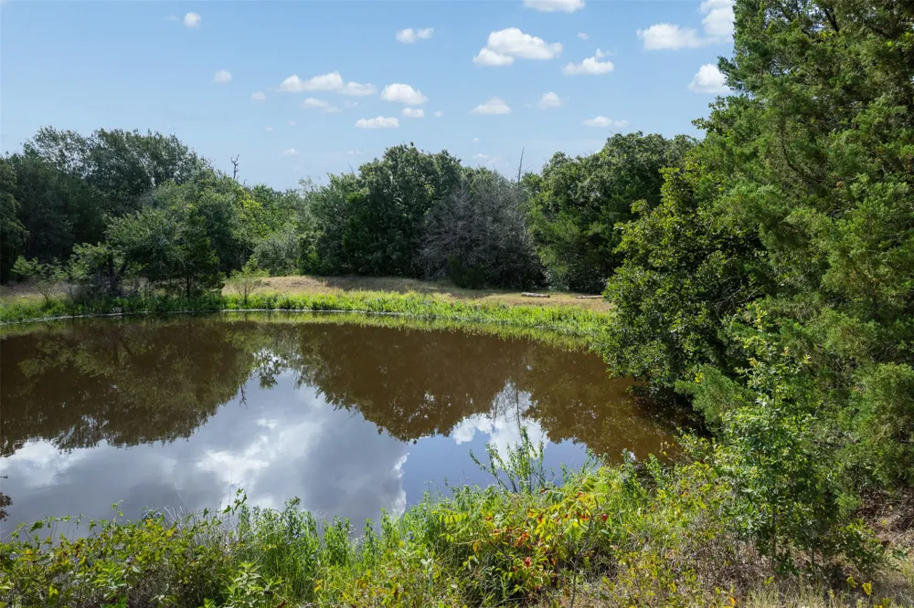 3555 County Road 430 Dime Box, TX 77853