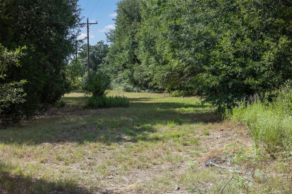 3555 County Road 430 Dime Box, TX 77853
