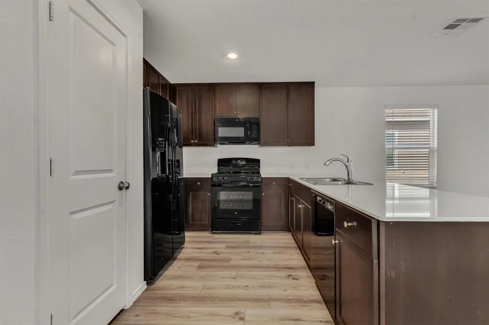 231 Gabbro Gardens Maxwell, TX 78656