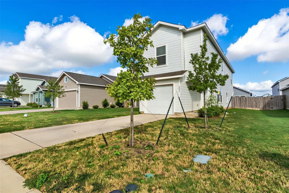231 Gabbro Gardens Maxwell, TX 78656