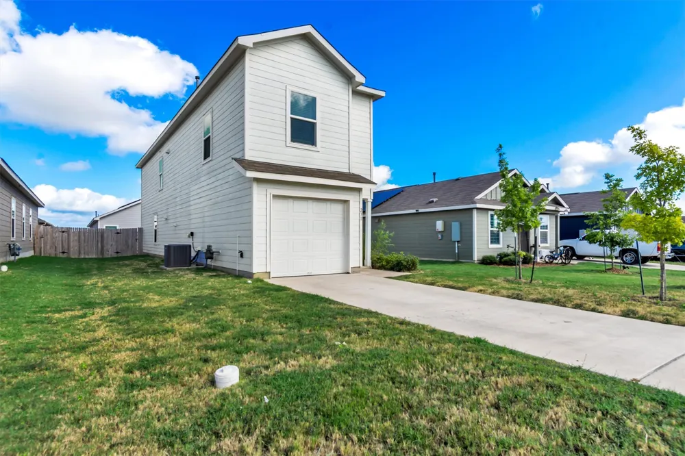231 Gabbro Gardens Maxwell, TX 78656