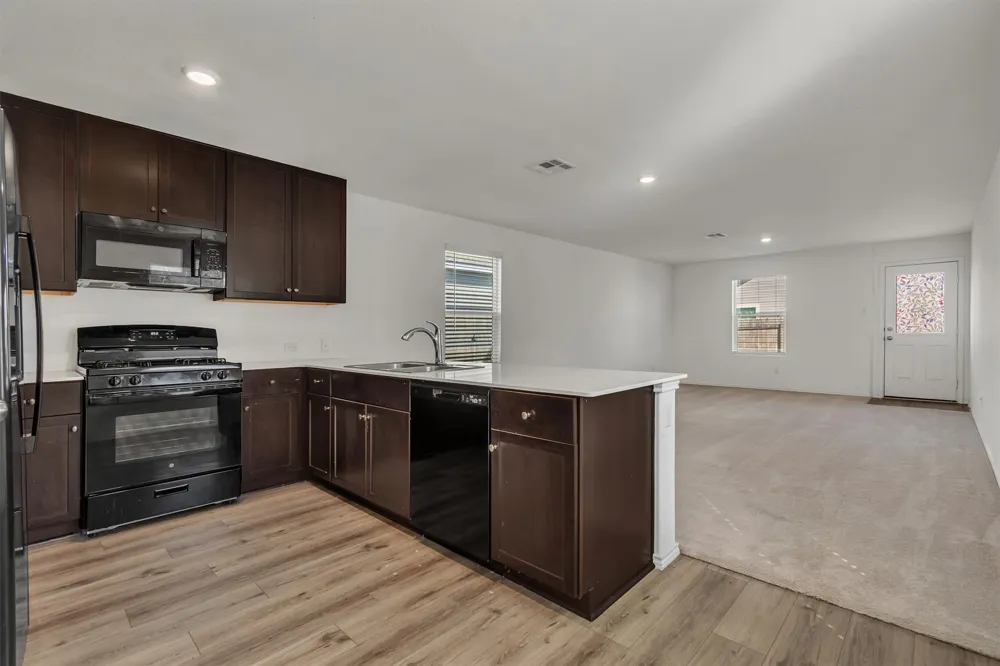 231 Gabbro Gardens Maxwell, TX 78656