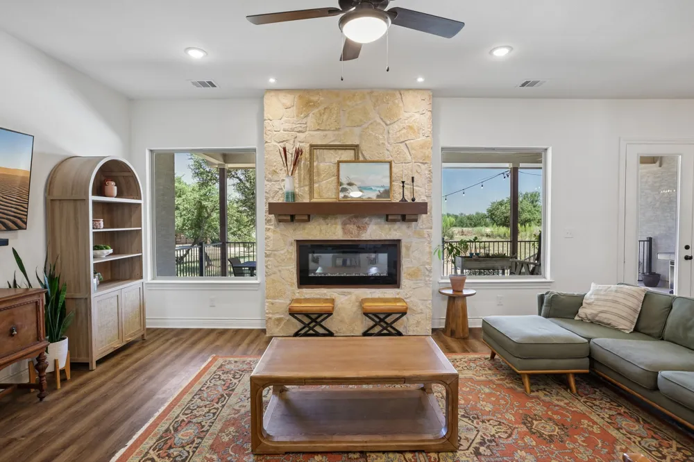 100 W Leaning Madrone Drive Johnson City, TX 78636