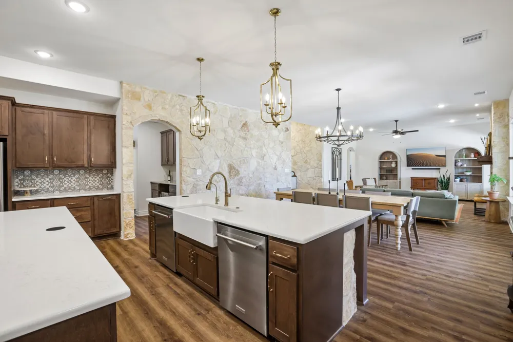 100 W Leaning Madrone Drive Johnson City, TX 78636