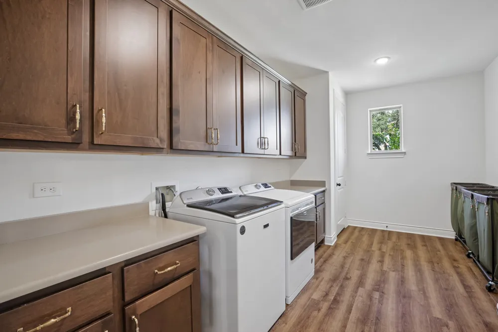 100 W Leaning Madrone Drive Johnson City, TX 78636