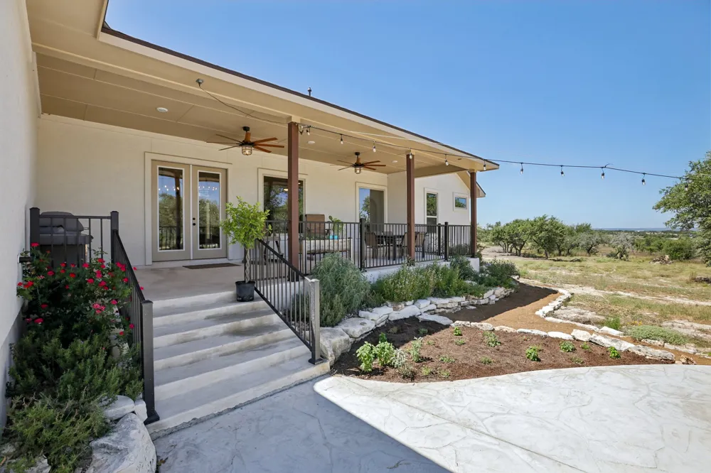 100 W Leaning Madrone Drive Johnson City, TX 78636