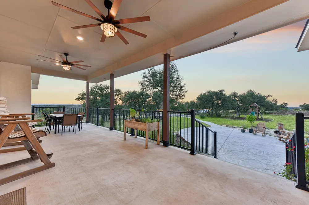 100 W Leaning Madrone Drive Johnson City, TX 78636