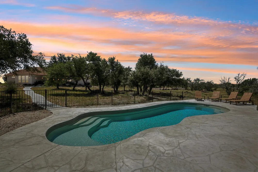100 W Leaning Madrone Drive Johnson City, TX 78636