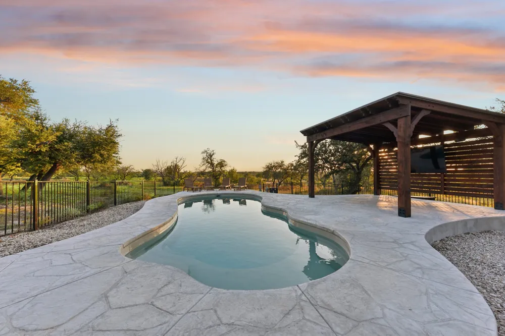 100 W Leaning Madrone Drive Johnson City, TX 78636