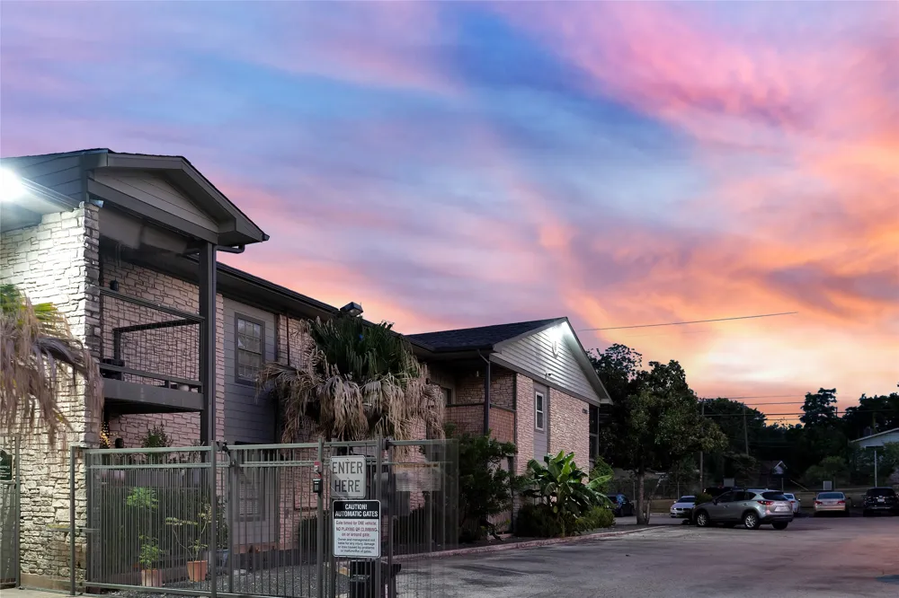 2303 E Side Drive #201 Austin, TX 78704