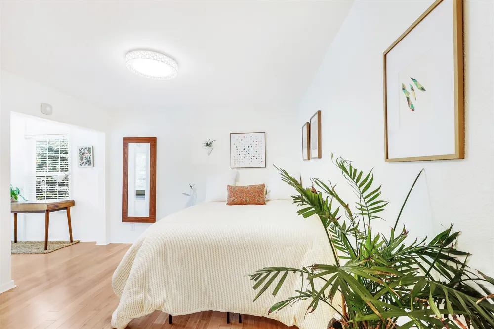 2303 E Side Drive #201 Austin, TX 78704