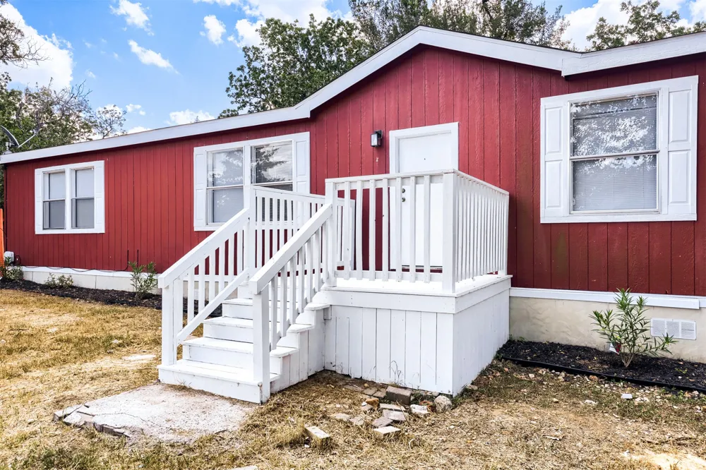 1017 Rosewood Drive Dale, TX 78616
