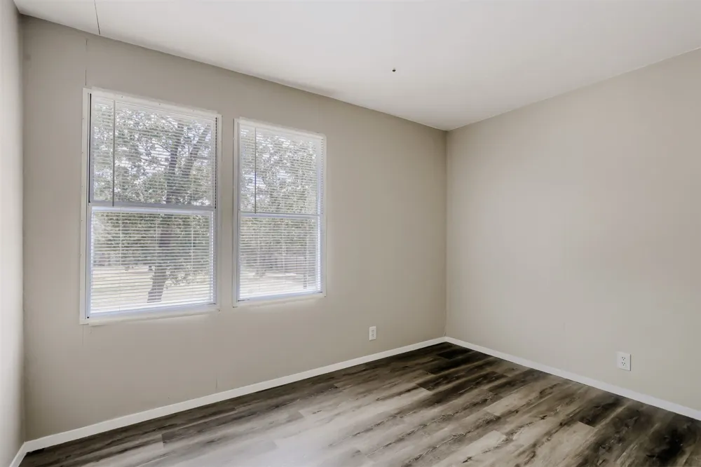 1017 Rosewood Drive Dale, TX 78616