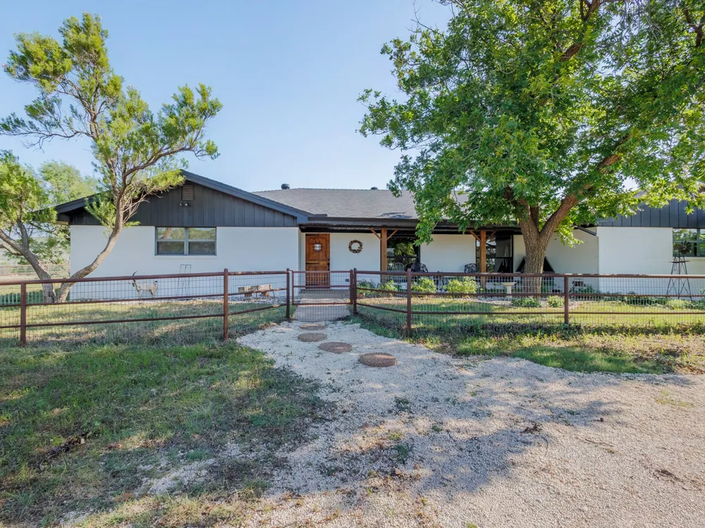 120 County Road 321 Abilene, TX 79606