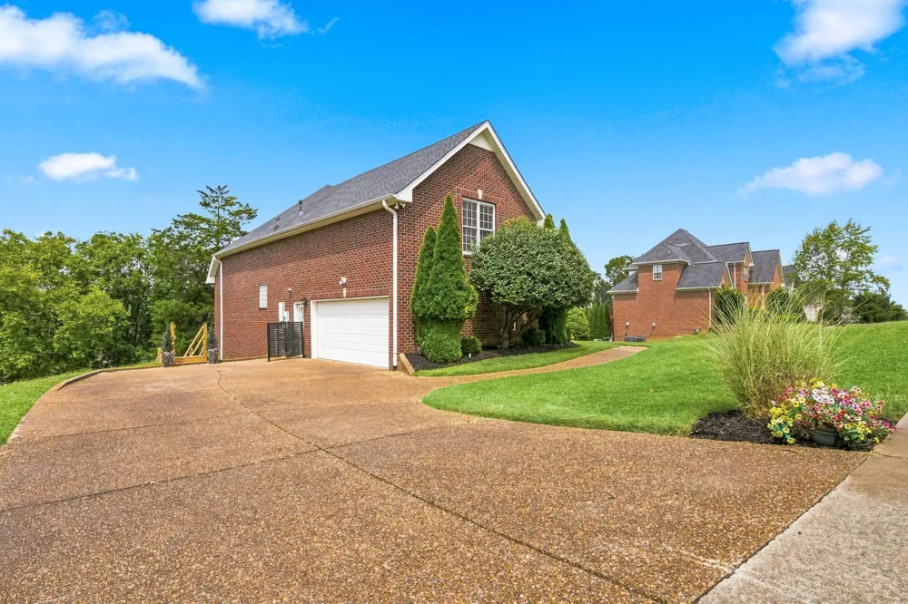 130 Cedar Ridge Ln Hendersonville, TN 37075