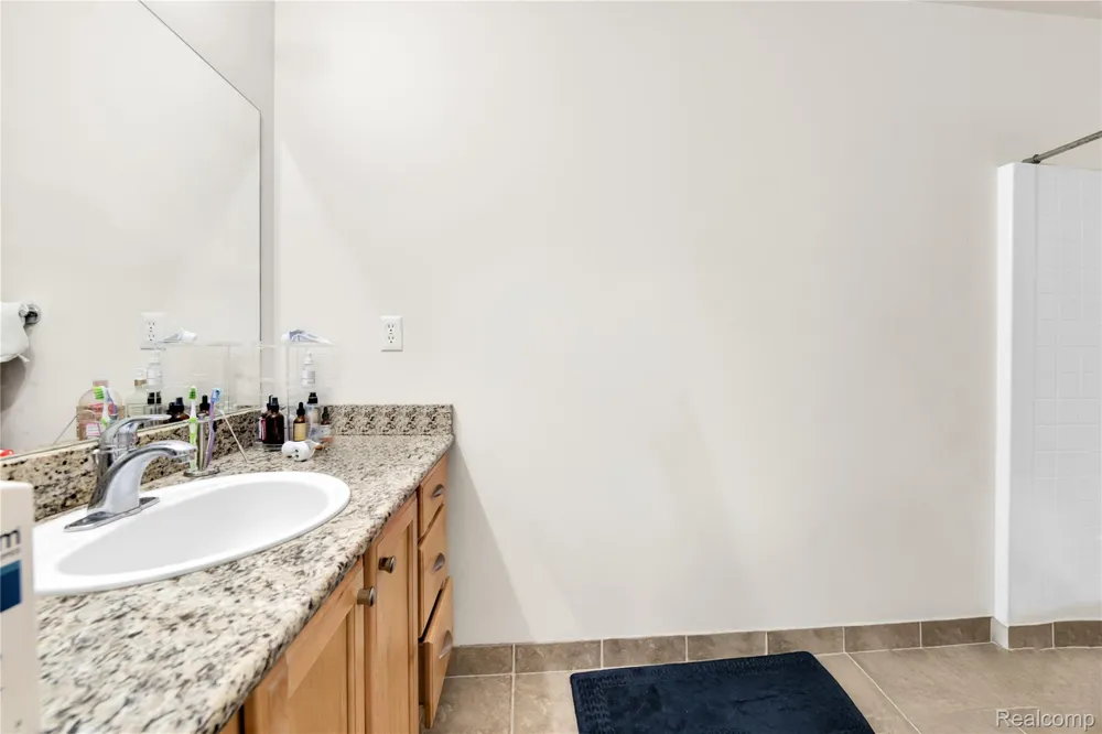 28553 Carlton Way Drive Novi City, MI 48377