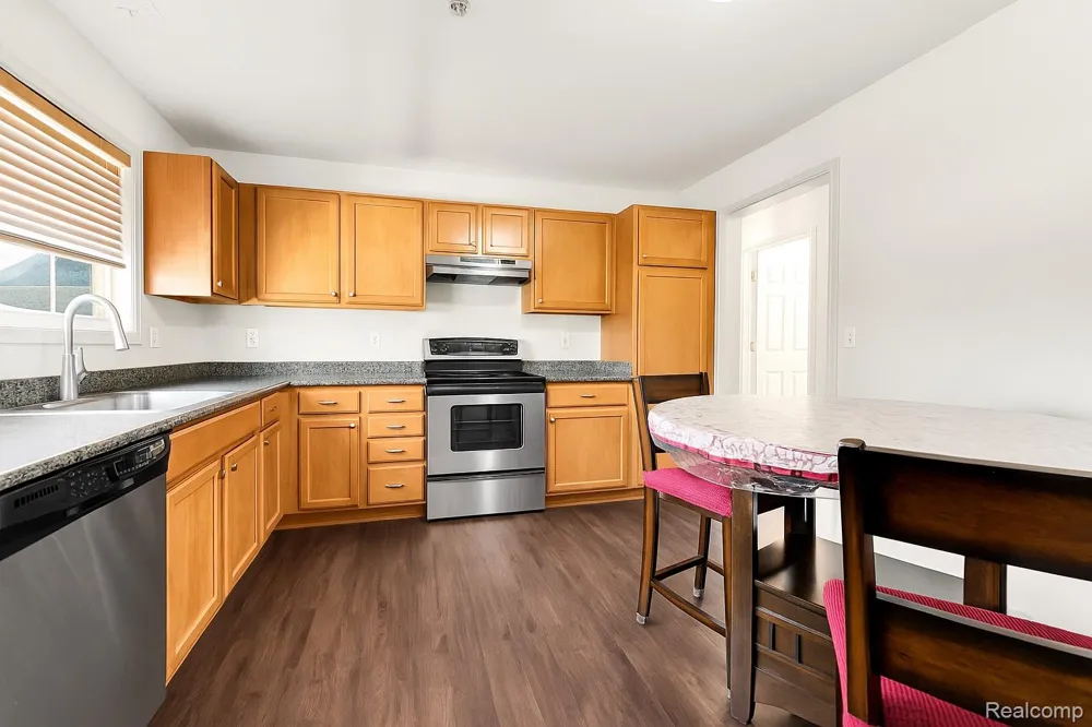 28553 Carlton Way Drive Novi City, MI 48377