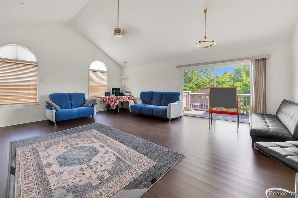 28553 Carlton Way Drive Novi City, MI 48377