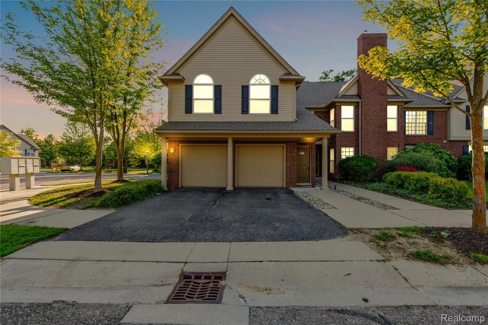 28553 Carlton Way Drive Novi City, MI 48377