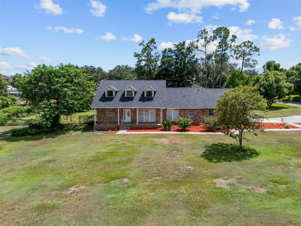 1715 LAKE MIRIAM DRIVE Lakeland, FL 33813