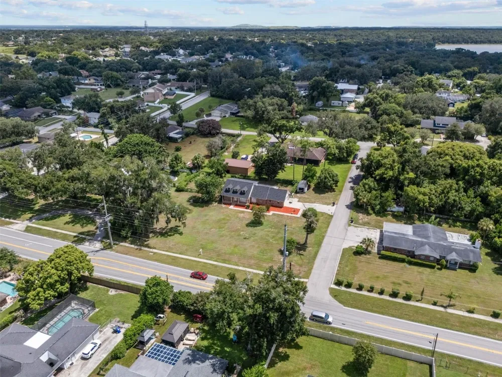 1715 LAKE MIRIAM DRIVE Lakeland, FL 33813