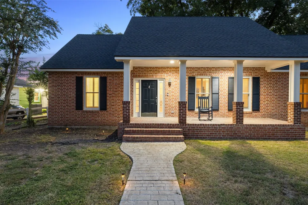 1105 Victoria Street Taylor, TX 76574