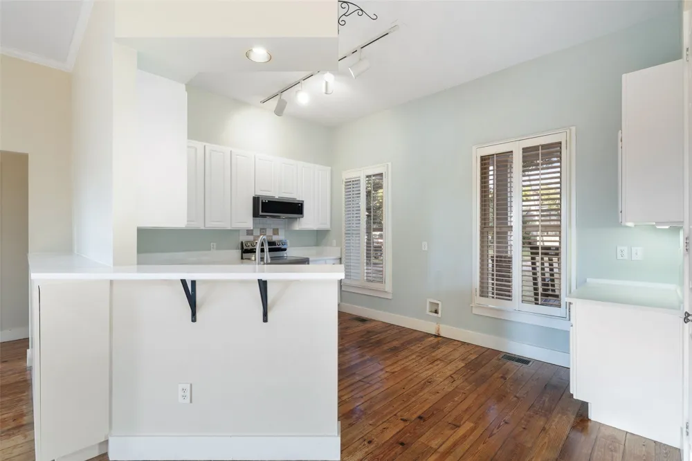 1105 Victoria Street Taylor, TX 76574