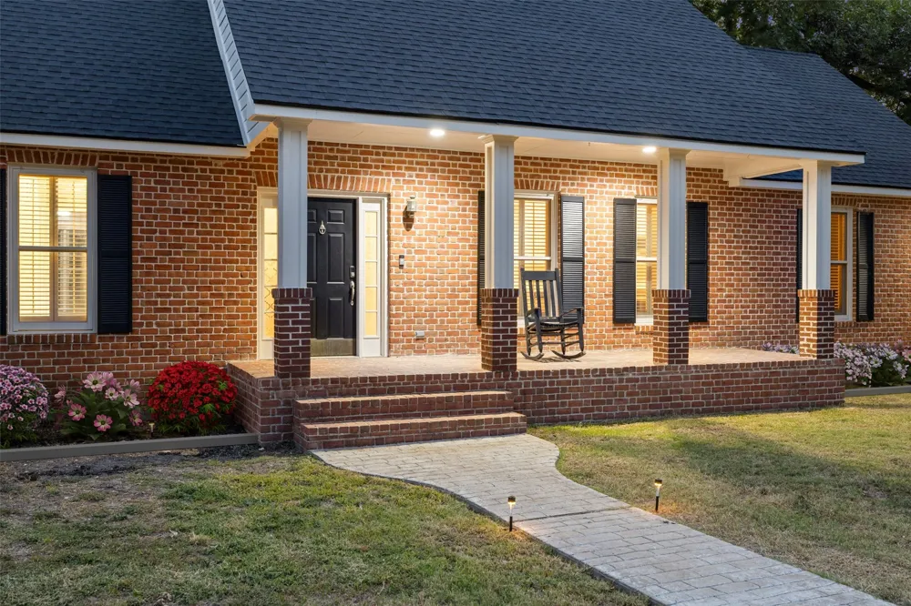 1105 Victoria Street Taylor, TX 76574