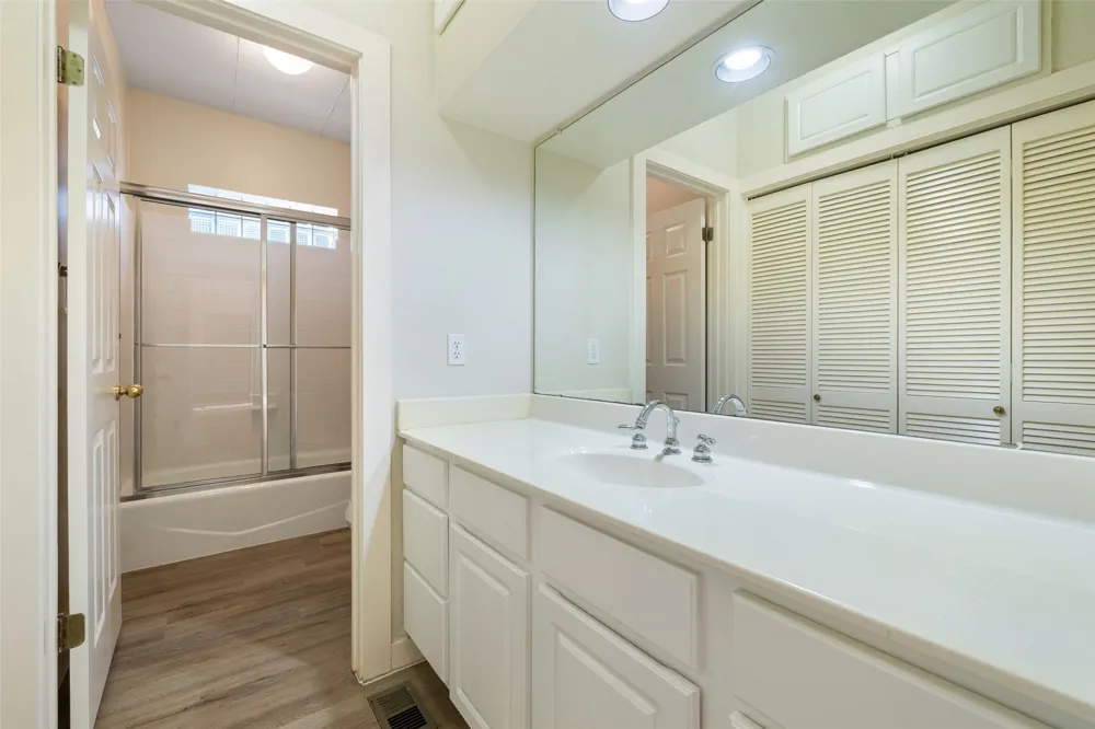 1105 Victoria Street Taylor, TX 76574