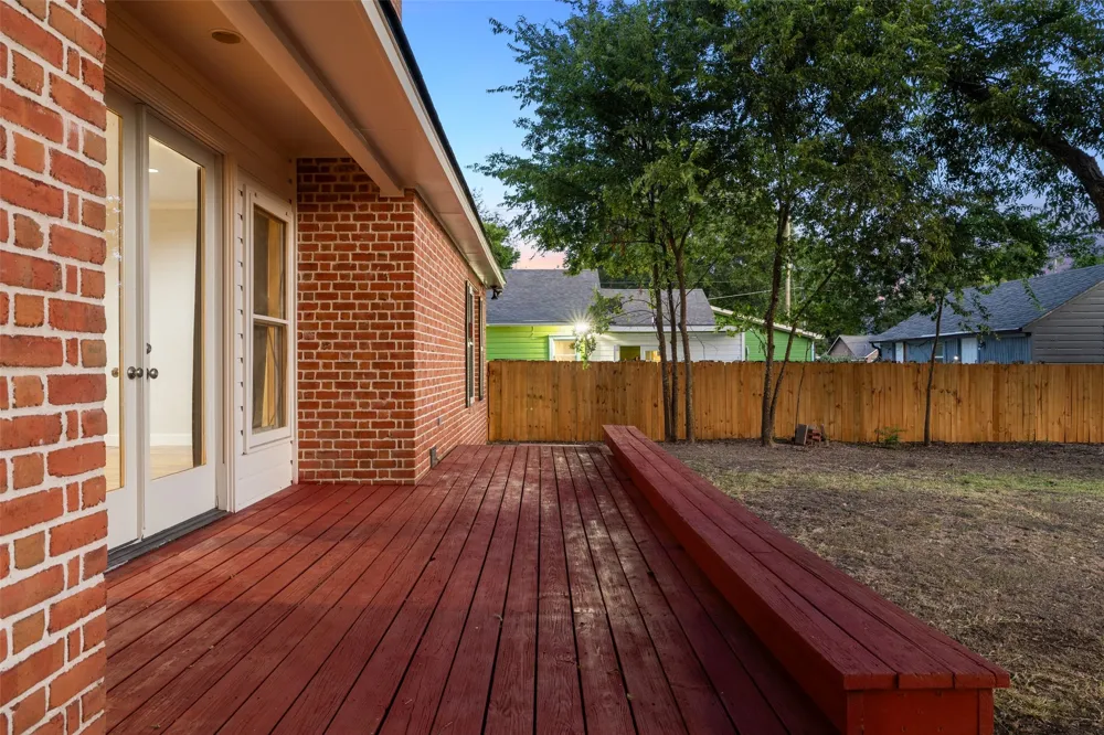 1105 Victoria Street Taylor, TX 76574