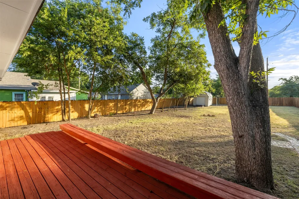 1105 Victoria Street Taylor, TX 76574