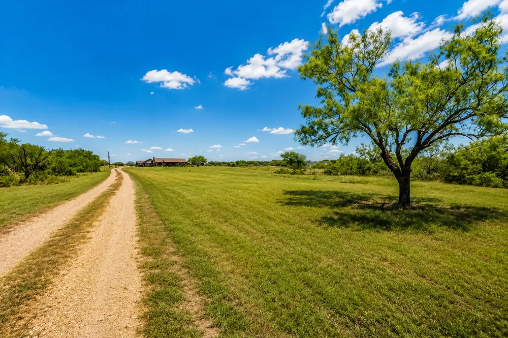 19892 Vilas Road Holland, TX 76534