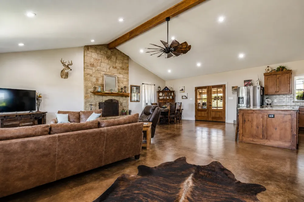 19892 Vilas Road Holland, TX 76534