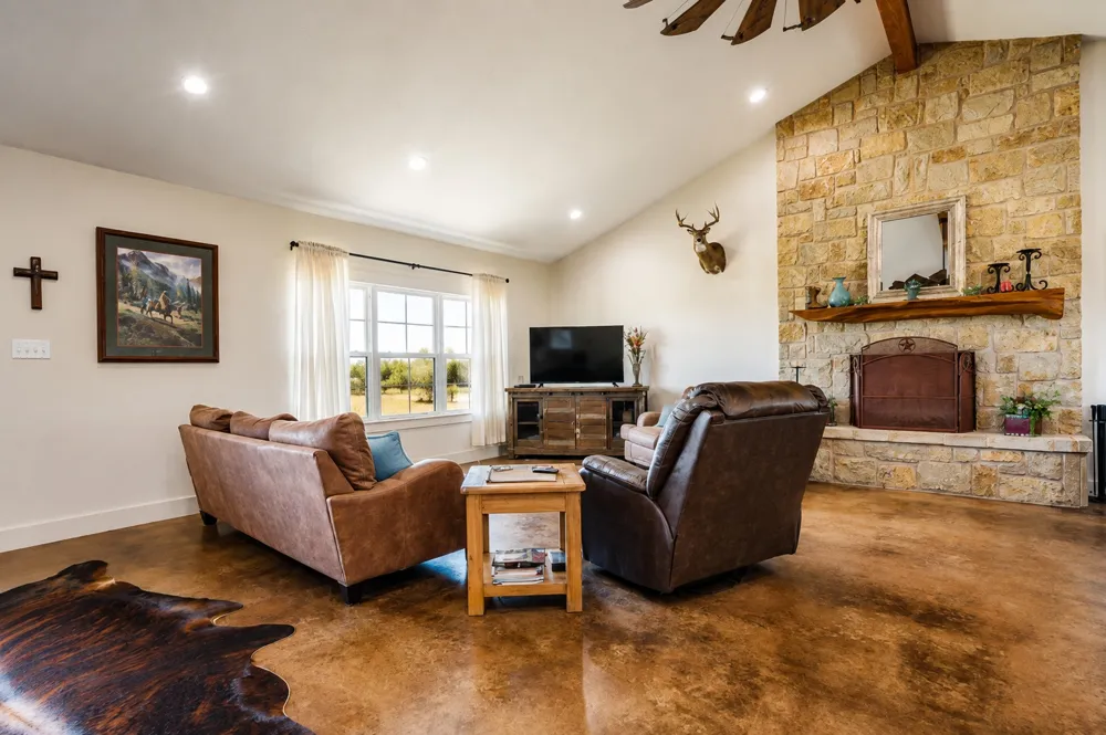 19892 Vilas Road Holland, TX 76534