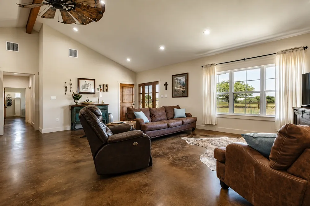 19892 Vilas Road Holland, TX 76534