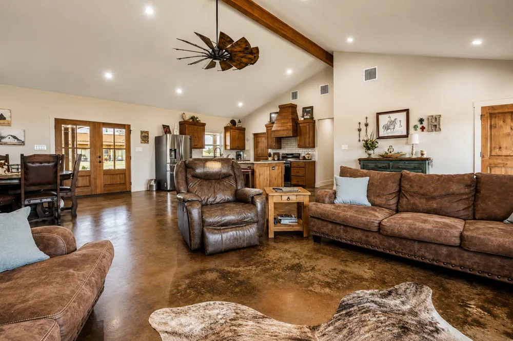 19892 Vilas Road Holland, TX 76534