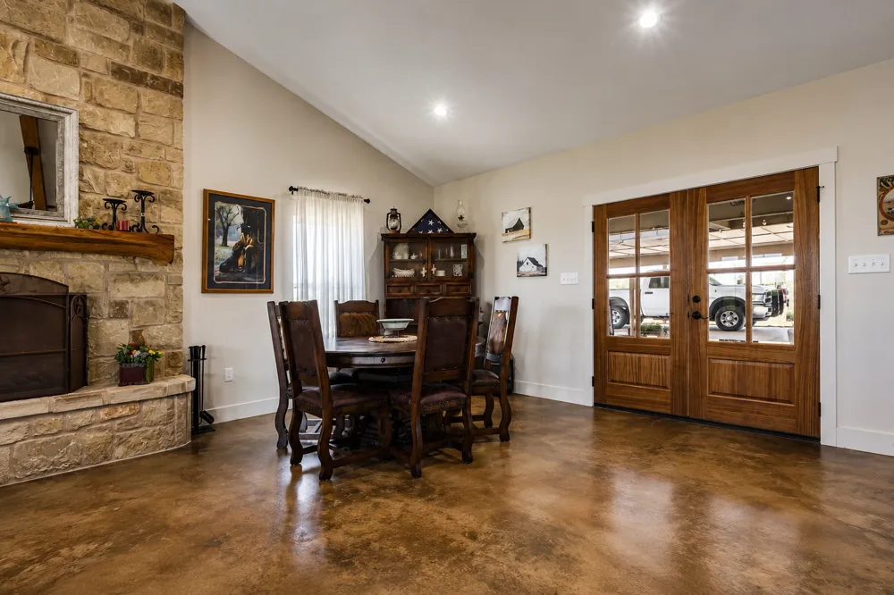 19892 Vilas Road Holland, TX 76534