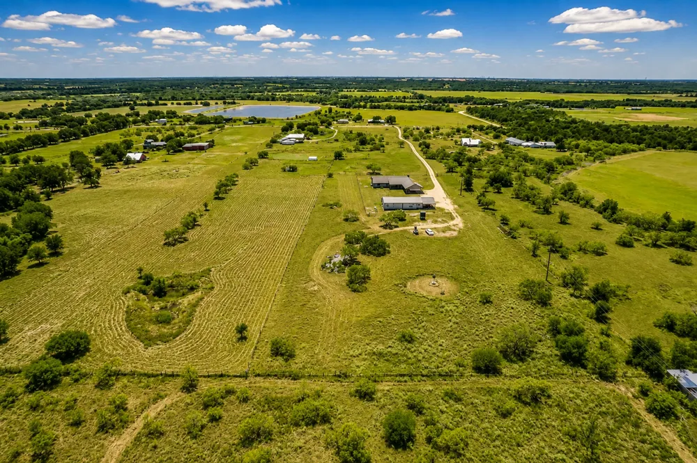 19892 Vilas Road Holland, TX 76534