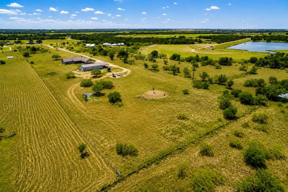 19892 Vilas Road Holland, TX 76534