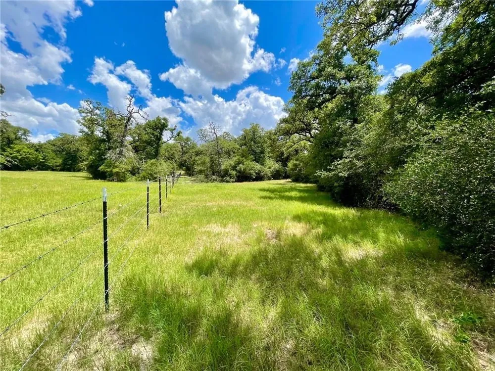 10571 County Road 321 Caldwell, TX 77836