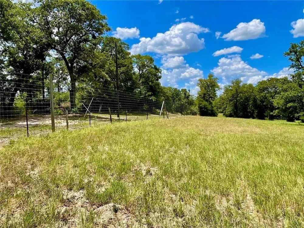 10571 County Road 321 Caldwell, TX 77836