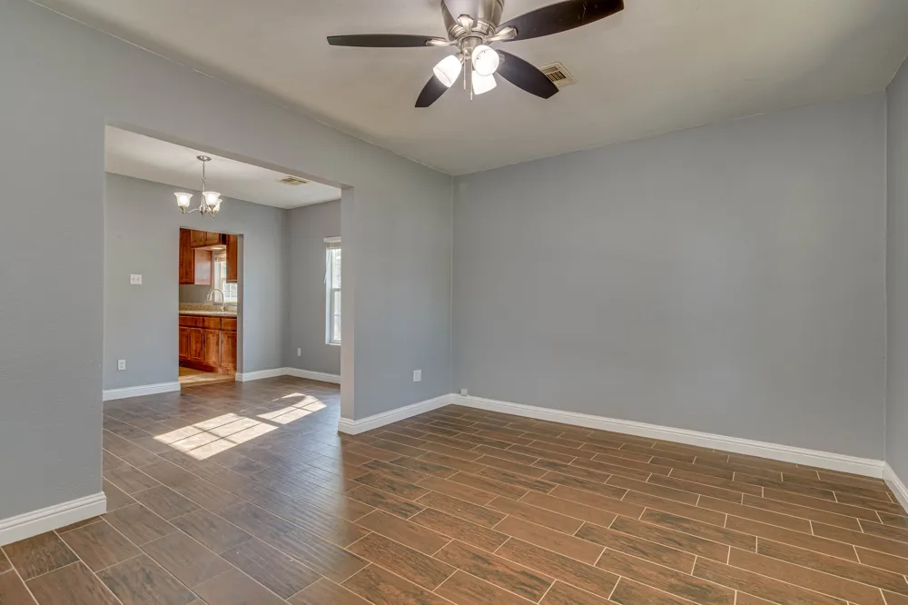219 E Davilla Street Bartlett, TX 76511