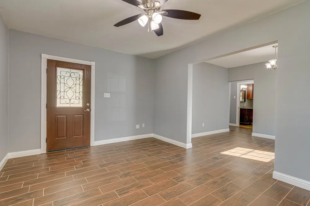 219 E Davilla Street Bartlett, TX 76511