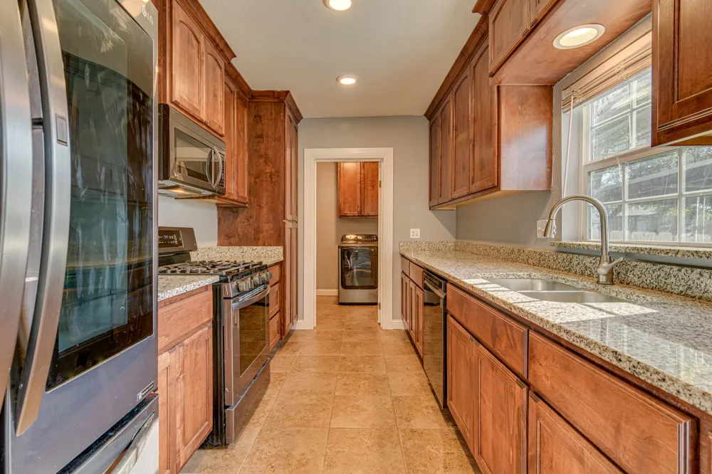 219 E Davilla Street Bartlett, TX 76511