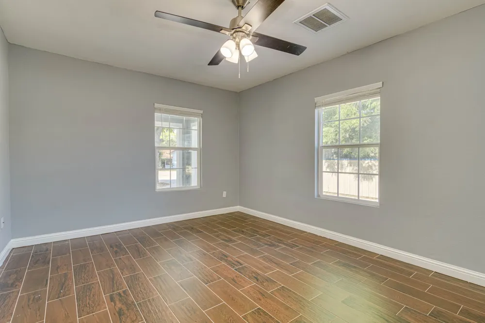 219 E Davilla Street Bartlett, TX 76511