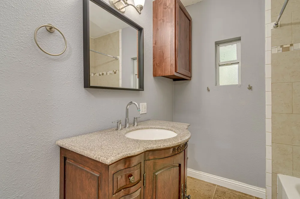 219 E Davilla Street Bartlett, TX 76511